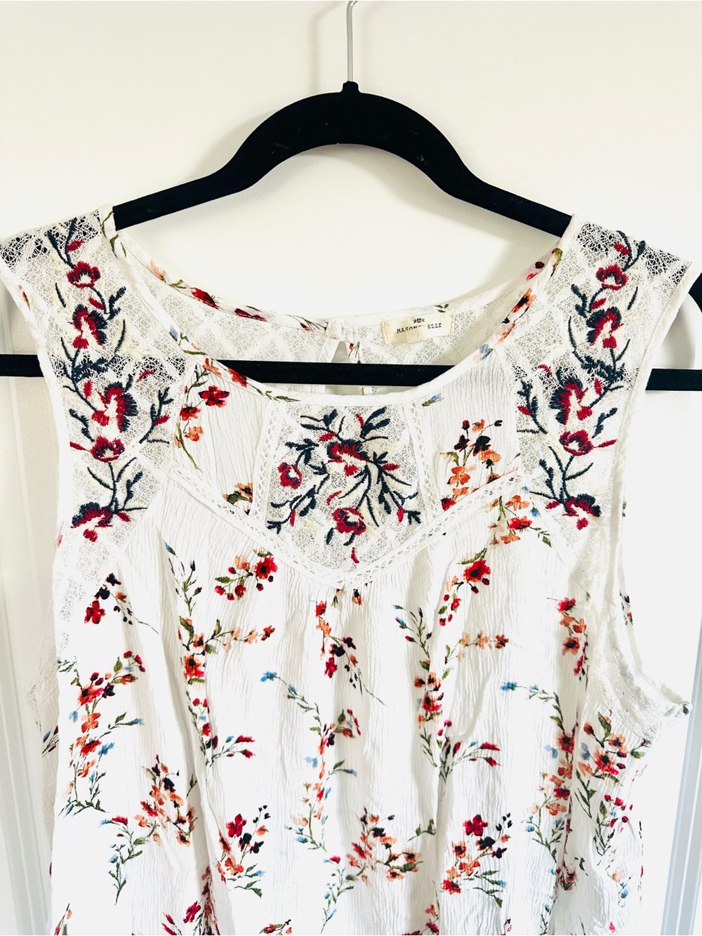 Embroidered Floral Tank Top - White - Picture 5 of 8